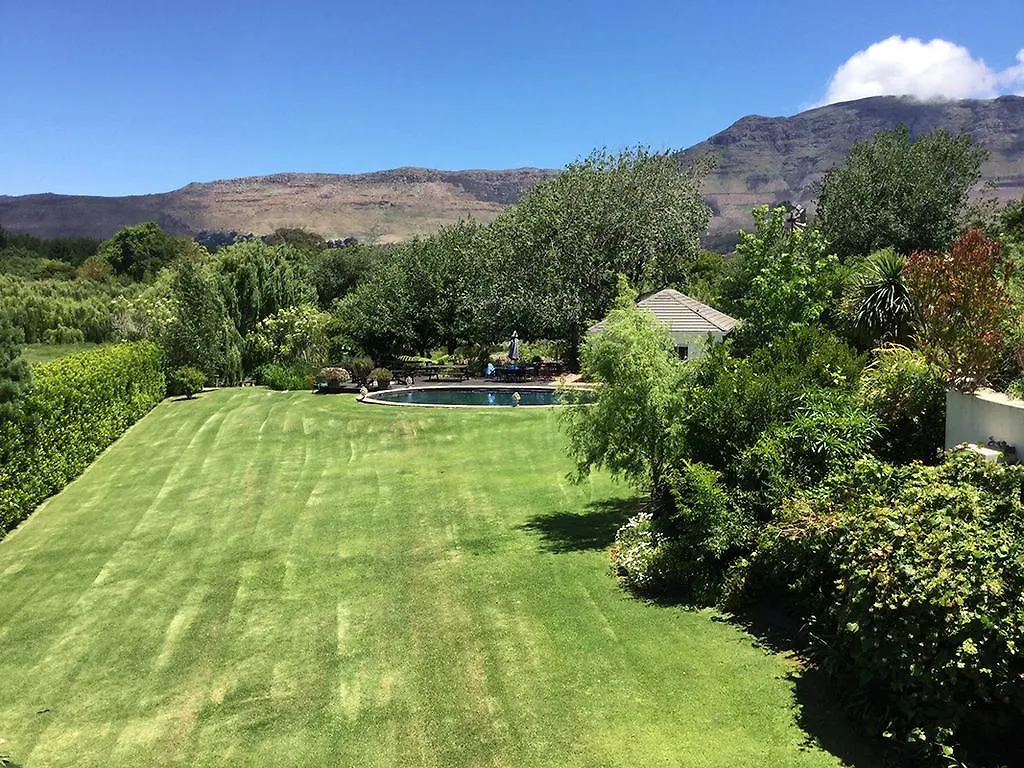 Majini Guesthouse Sweet Valley 4*,