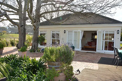 Majini Guesthouse Sweet Valley 4*,